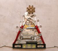 Weihnachtsbaum aus Werkzeugen